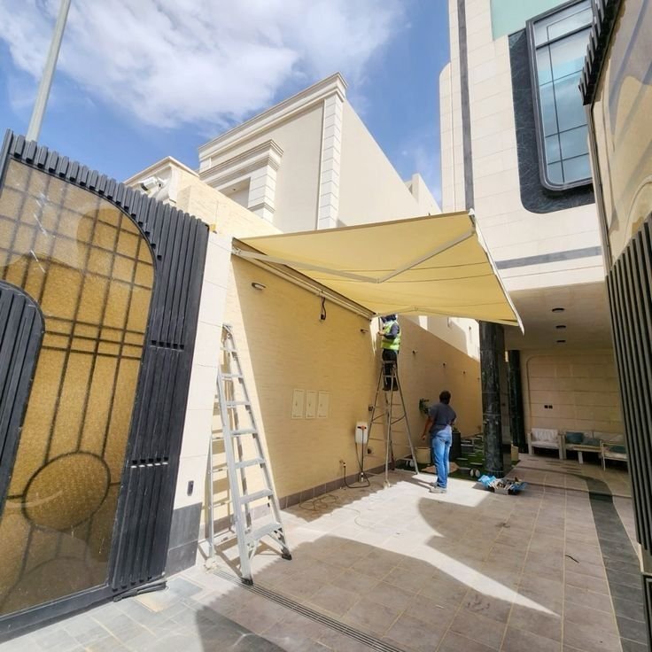 مظلات كهربائية للسيارات بالرياض